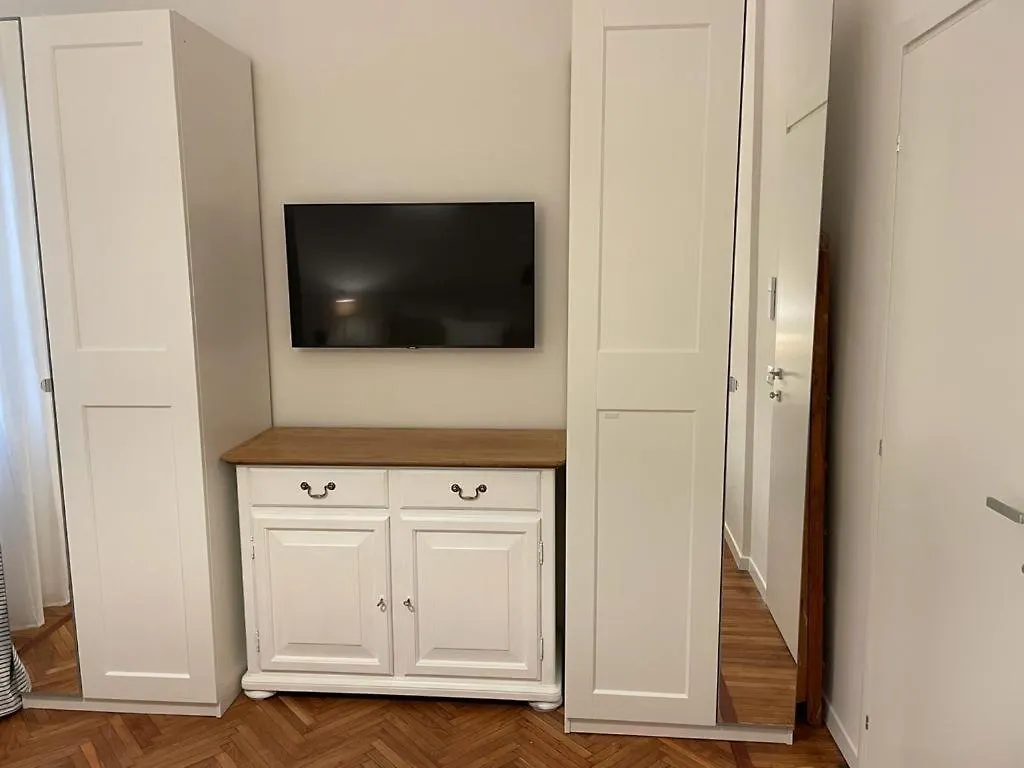 Apartamento Modena Est 0*,  Italia